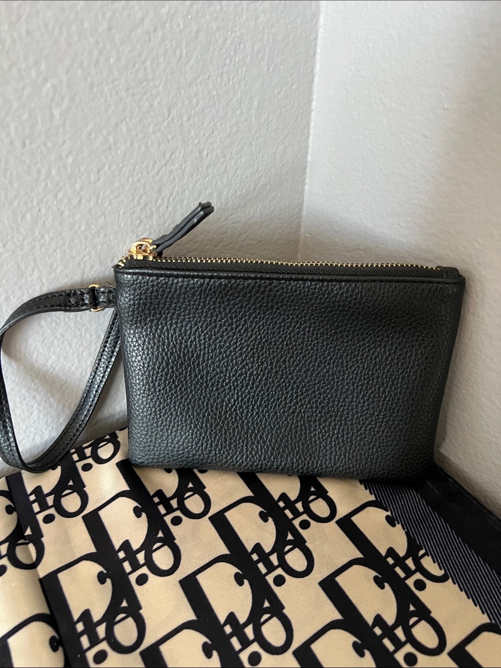 Wristlet. Steve Madden -